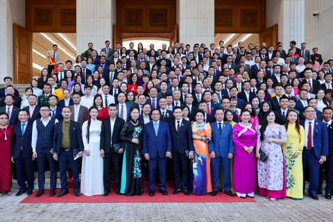 PM rallies Vietnam’s entrepreneurs to “sail far, fly high”