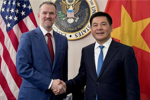 Vietnam seeks balanced trade relations with US
