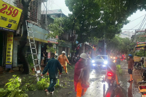 Hanoi on high alert as typhoon Wipha approaches
