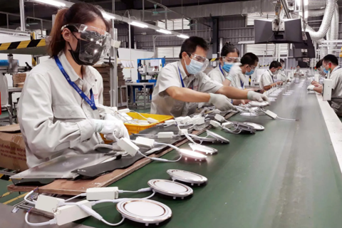 US tariffs prompt Vietnam firms to diversify export markets
