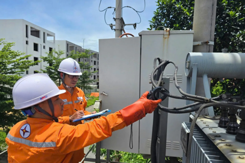 Hanoi power consumption hits record high
