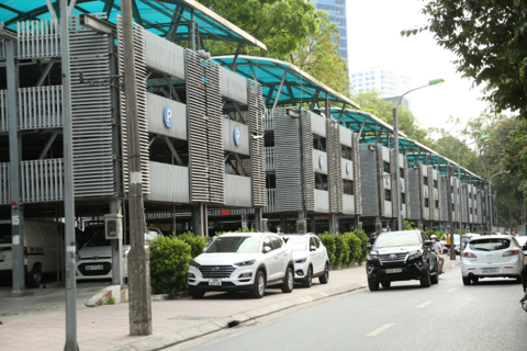 Hanoi pushes private investment in parking projects
