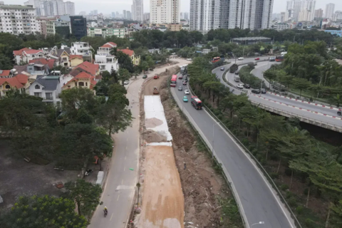 Hanoi fast-tracks three transport projects under emergency orders
