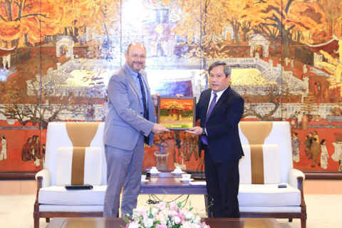 Hanoi-Switzerland cooperation creates new opportunities in finance, trade