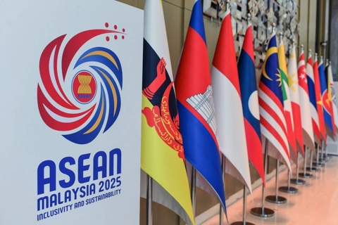 Vietnam, Malaysia reaffirm ASEAN unity, call for restraint amid regional tensions