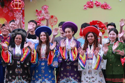 Tet becomes a home away from home for international students