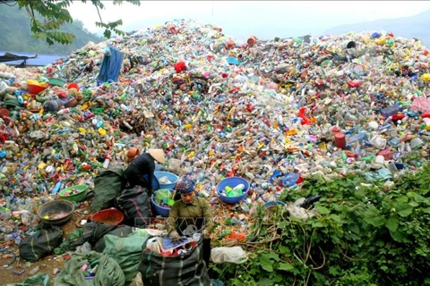 Hanoi to ban plastic items in 2026