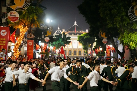 Evening ahead of National Day: Hanoi stirs with anticipation
