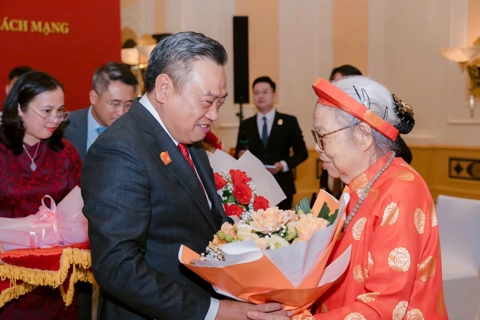 Hanoi welcomes heroic mothers in heartfelt tribute on 80th National Day