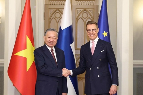 Vietnam, Finland elevate relations in 1st top leader’s visit
