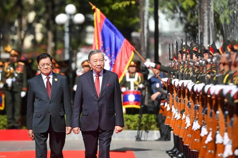 Vietnam cements great friendship with Laos in Party chief’s state visit