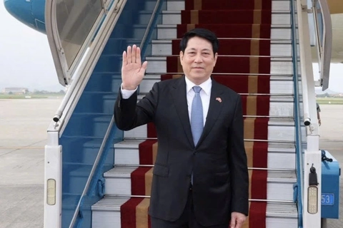 Vietnamese president leaves for visit to China
