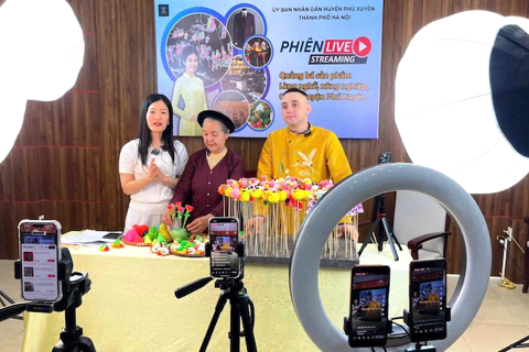 Hanoi's district transforms itself through people-driven digitization