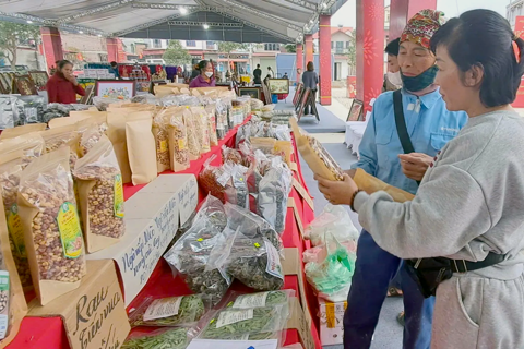 Suburban Hanoi Tet Fair drives domestic consumption and OCOP promotion