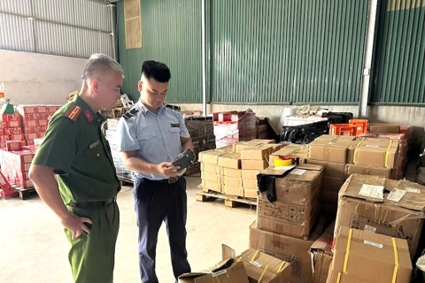 Hanoi wants to set example in fight against smuggling and counterfeiting
