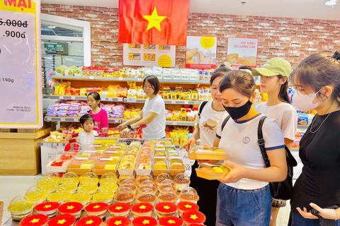Hanoi supermarkets mark National Day celebrations with big discounts on Vietnamese goods