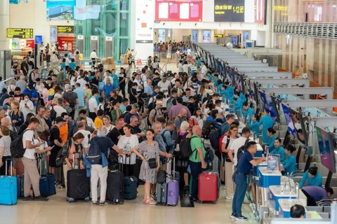 Vietnam’s air travel surges during April 30-May 1 holiday
