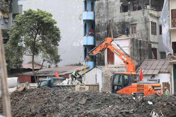 Ring Road 1 construction accelerates as Hoang Cau–Voi Phuc section enters peak phase
