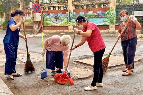 Hanoi promotes digital literacy, green transformation awareness among elderly
