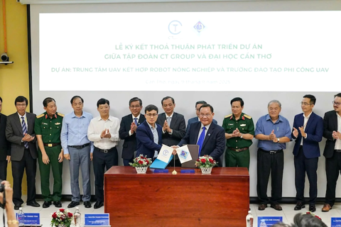 Can Tho University and CT Group launch UAV-robotics center for smart farming