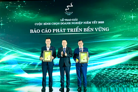 Vietnam honors 50 transparent listed companies as stock market reaches new milestones