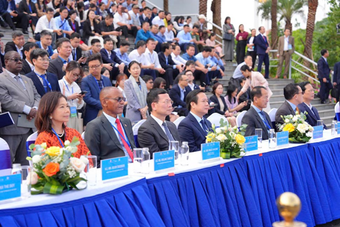 Vietnam pushes for open and responsible AI at International Digital Week 2025