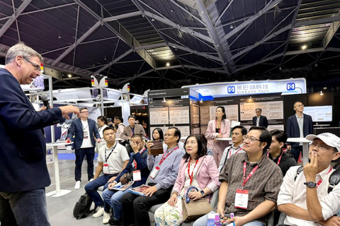 Vietnam, Singapore deepen semiconductor and electronics ties at ITAP 2025 exhibition