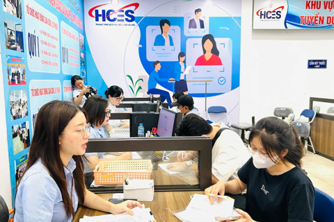Hanoi labor market shows strong recruitment prospects across industries in late 2025