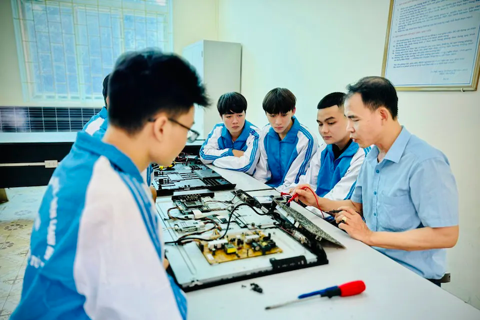 Vietnam sees rise in employment in H1