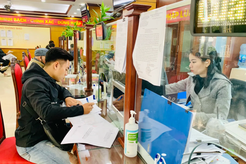 Hanoi cuts 30% of red tape to help businesses