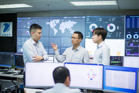 Vietnam honors top 10 digital enterprises, launches Tech Map 2025