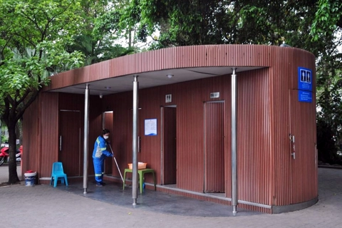 Hanoi takes action to improve public toilet  